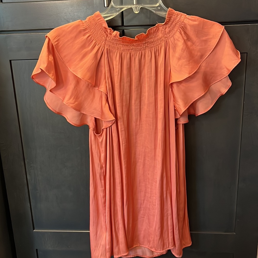 Express Blouse Salmon color. Ruching around collar with slight split. M - Picture 2 of 10